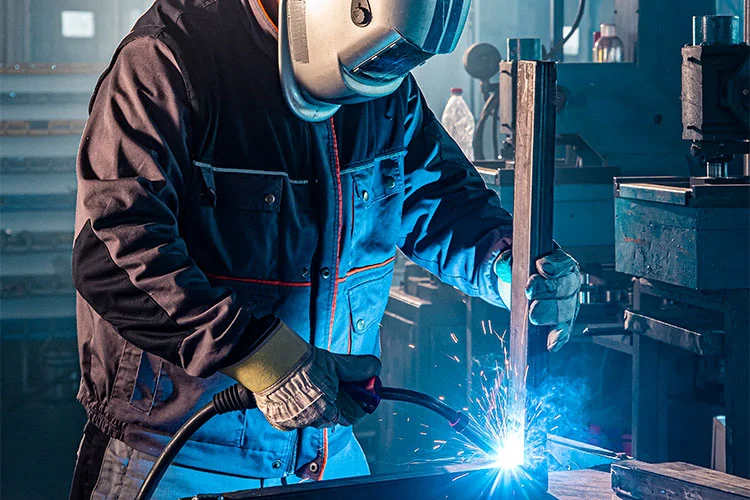 الدقة والتحكم: تُحدث آلات اللحام TIG IGBT ثورة في التصنيع الدقيق